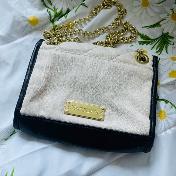 Betsey Johnson Chain Bow Bag - Picture 4 of 5